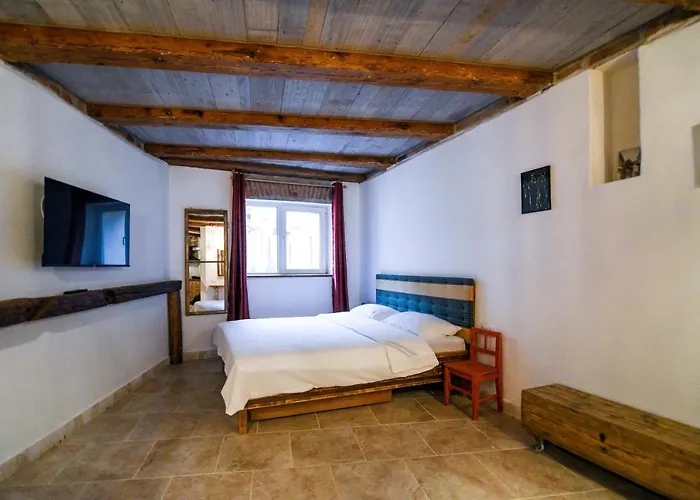 דירה Downtown Rustic *