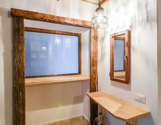 Downtown Rustic בראשוב